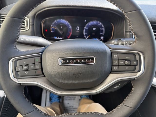 Used 2025 Jeep Wagoneer L 4WD image 5