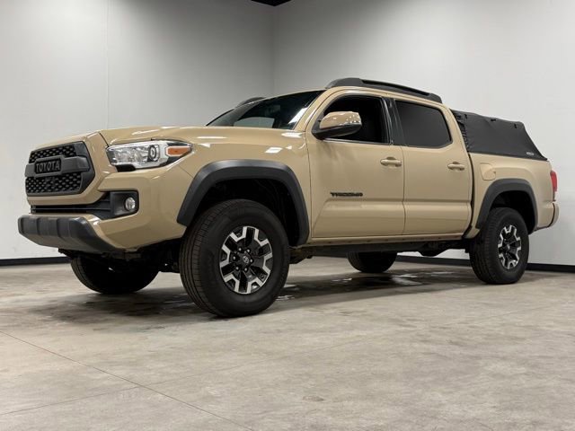 Used 2017 Toyota Tacoma TRD Off-Road image 5