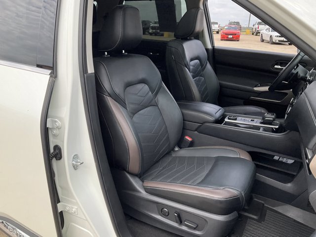 Used 2023 Nissan Pathfinder Platinum w/ Cargo Package AWD/4WD image 20