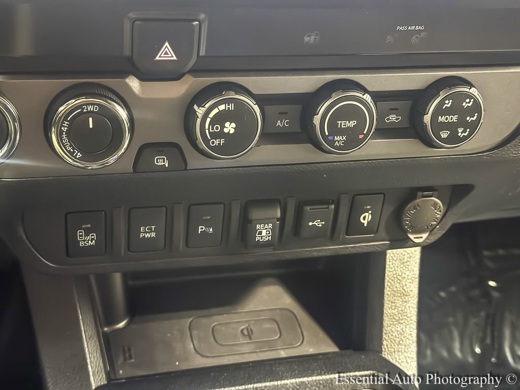 Used 2020 Toyota Tacoma TRD Sport w/ Technology Package image 18