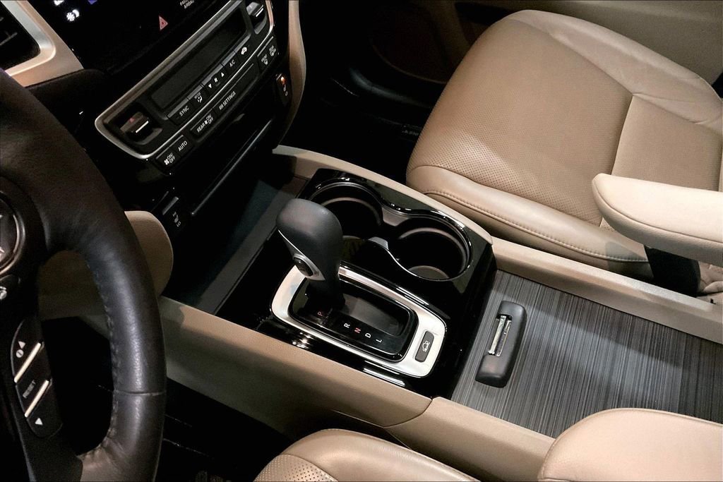 Used 2018 Honda Ridgeline RTL-E image 16