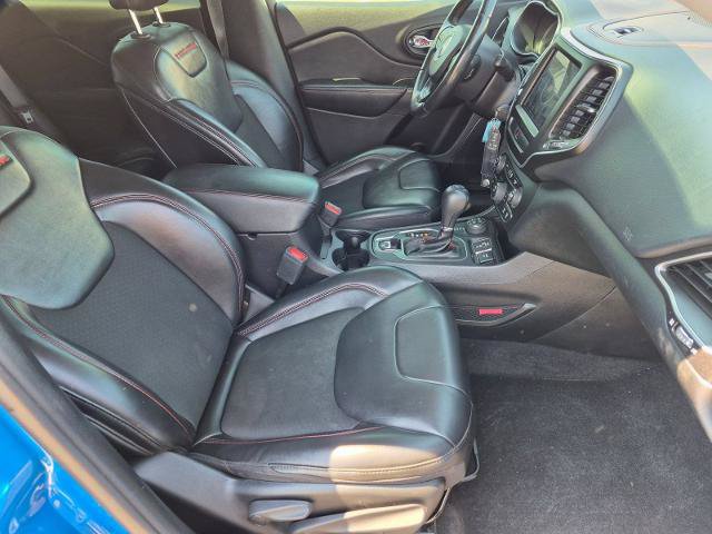 Used 2020 Jeep Cherokee Trailhawk AWD/4WD image 31