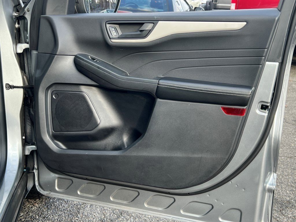 Certified 2022 Ford Escape SE image 9