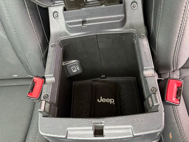 Used 2020 Jeep Wrangler Unlimited Willys image 35
