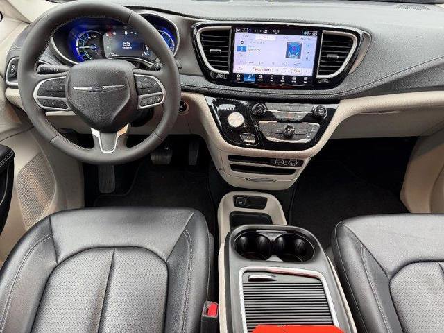 Used 2024 Chrysler Pacifica SELECT image 14