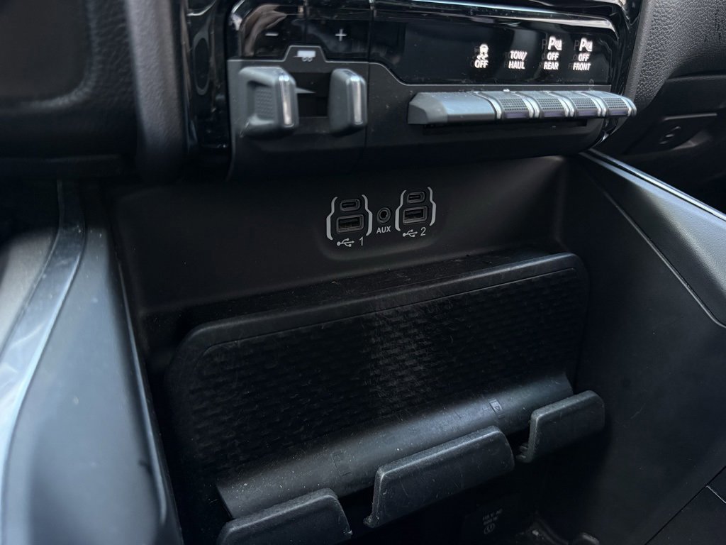 Used 2021 RAM 1500 Laramie w/ Sport Appearance Package image 19