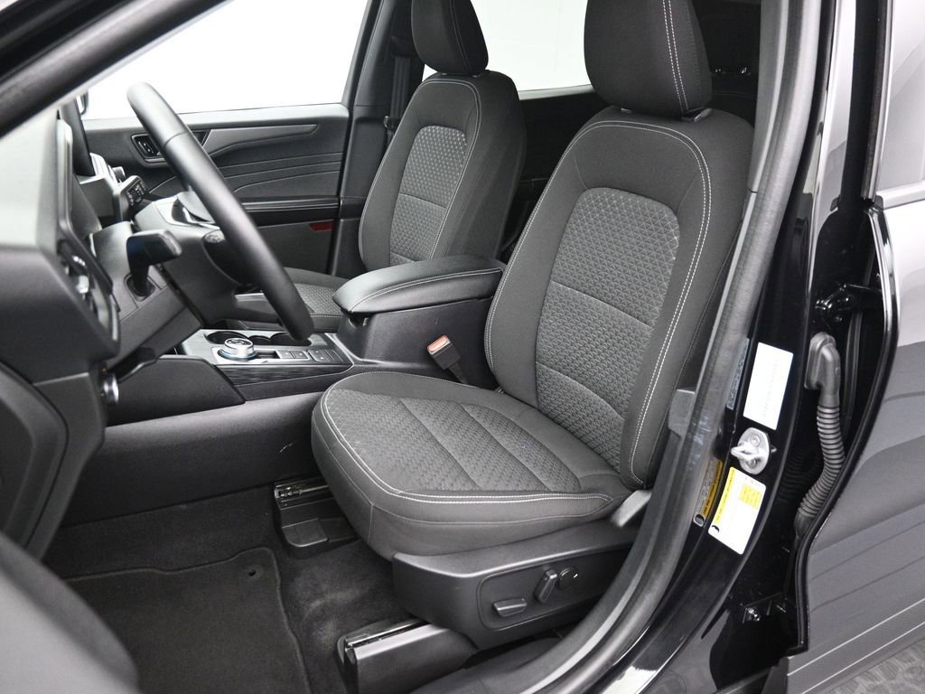 Certified 2023 Ford Escape Active AWD/4WD image 11