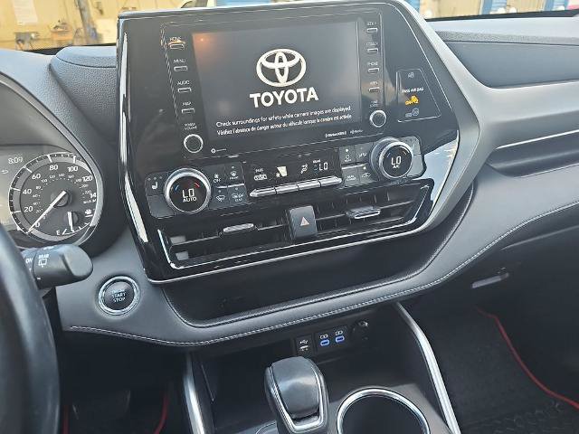 Used 2022 Toyota Highlander XLE AWD/4WD image 20