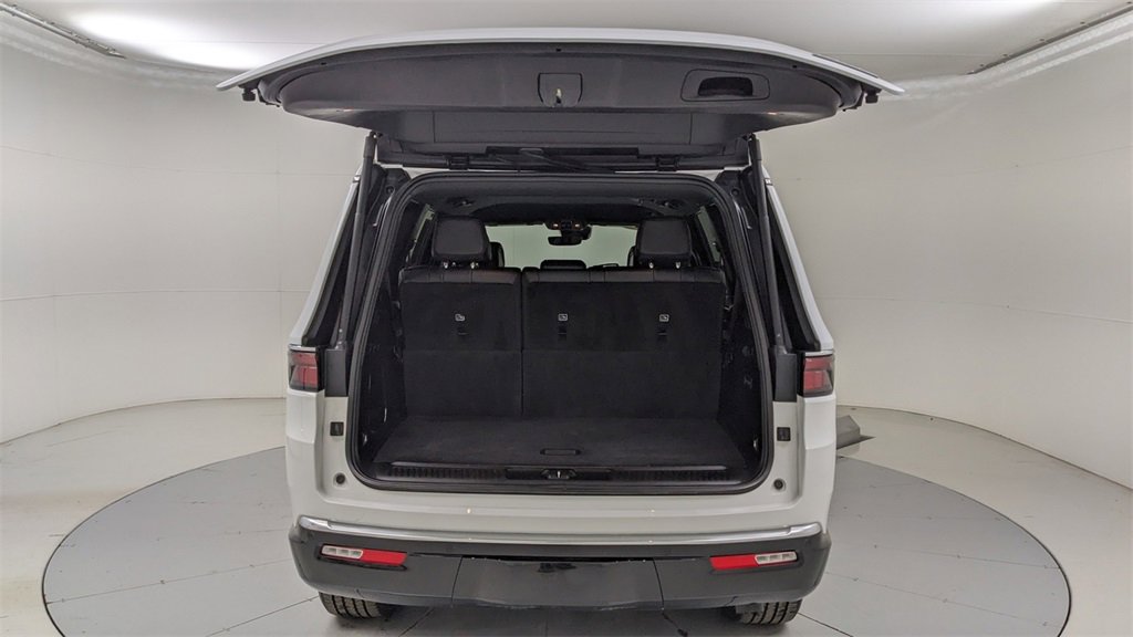 Used 2024 Jeep Wagoneer Series III image 8