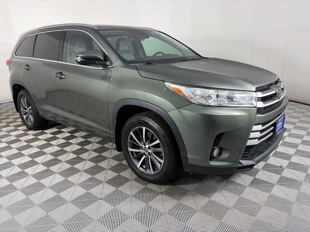 Used 2017 Toyota Highlander XLE w/ Carpet Mat Package