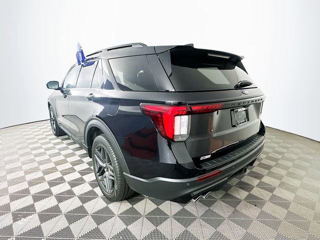 Certified 2025 Ford Explorer ST AWD/4WD image 9