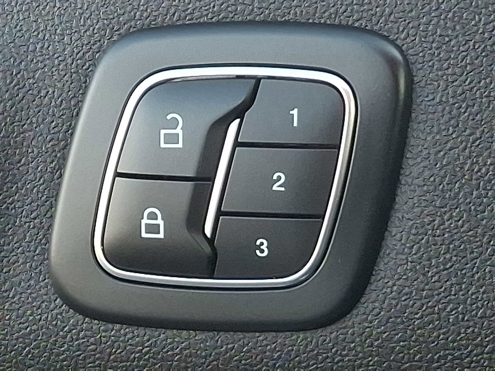 Certified 2024 Ford Escape Platinum w/ Premium Technology Package image 23