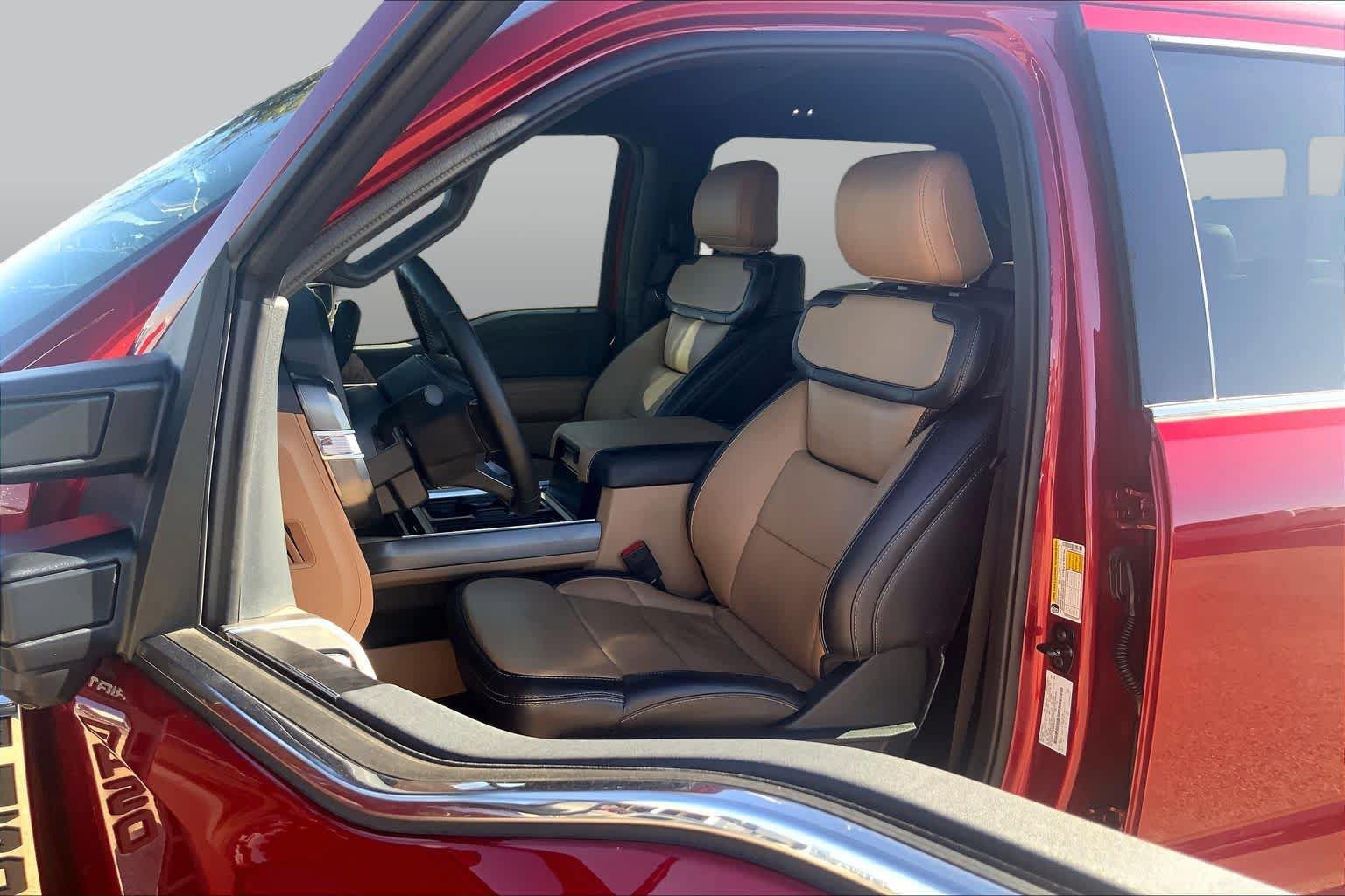 Certified 2025 Ford F450 Lariat w/ Lariat Ultimate Package AWD/4WD image 8