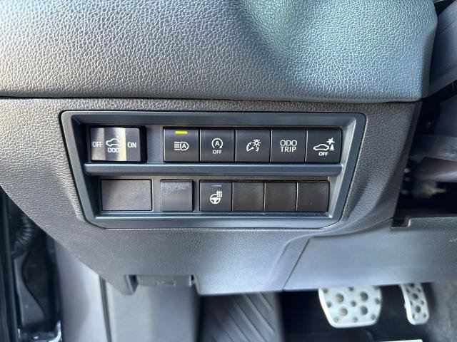 Used 2025 Toyota Tundra Limited w/ TRD Off-Road Package AWD/4WD image 19