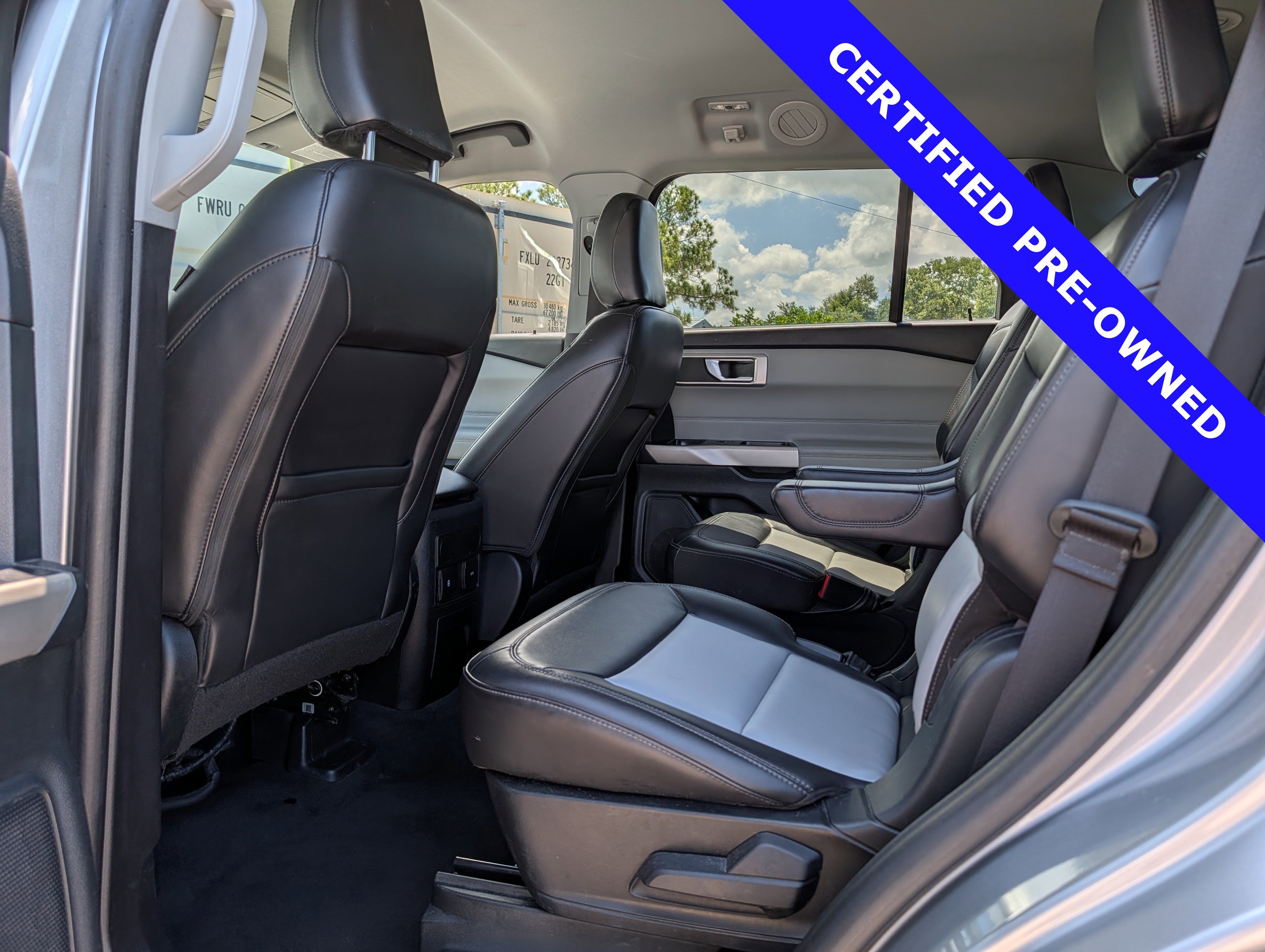 Certified 2022 Ford Explorer XLT w/ Equipment Group 202A AWD/4WD image 16