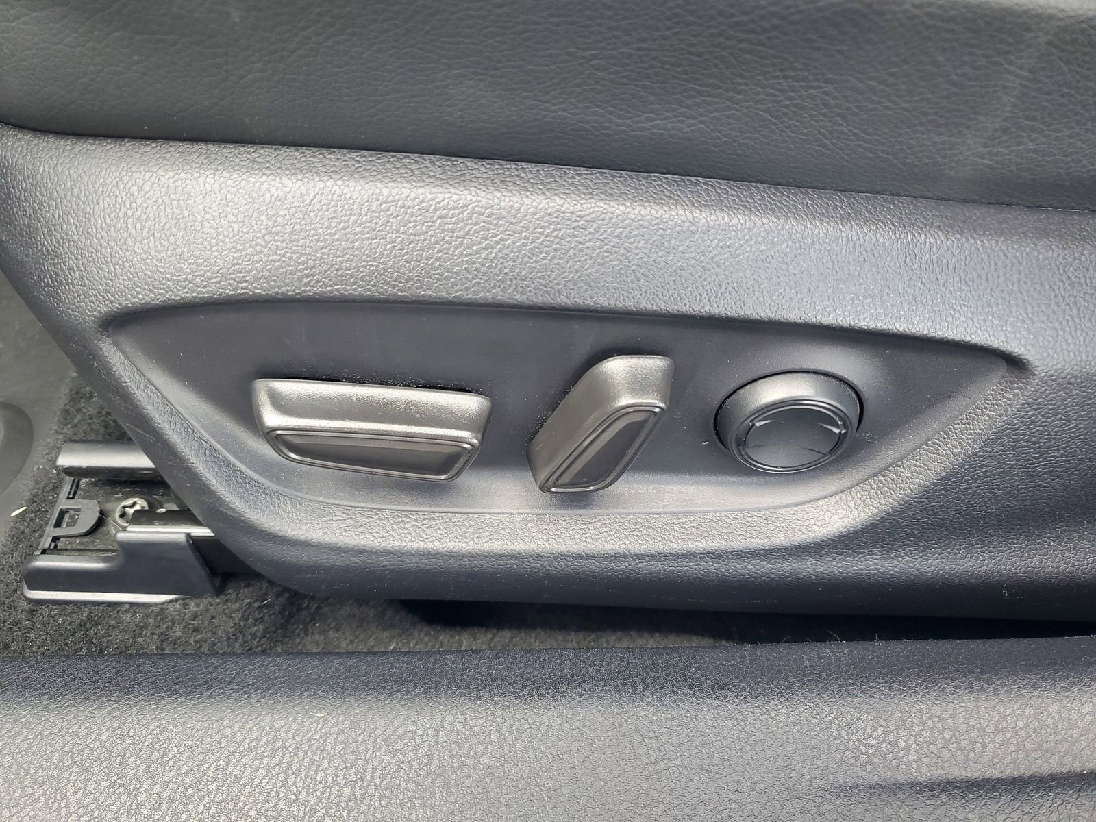 Used 2023 Toyota Camry SE FWD image 18
