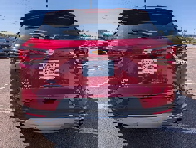 Used 2025 Chevrolet Blazer LT image 4