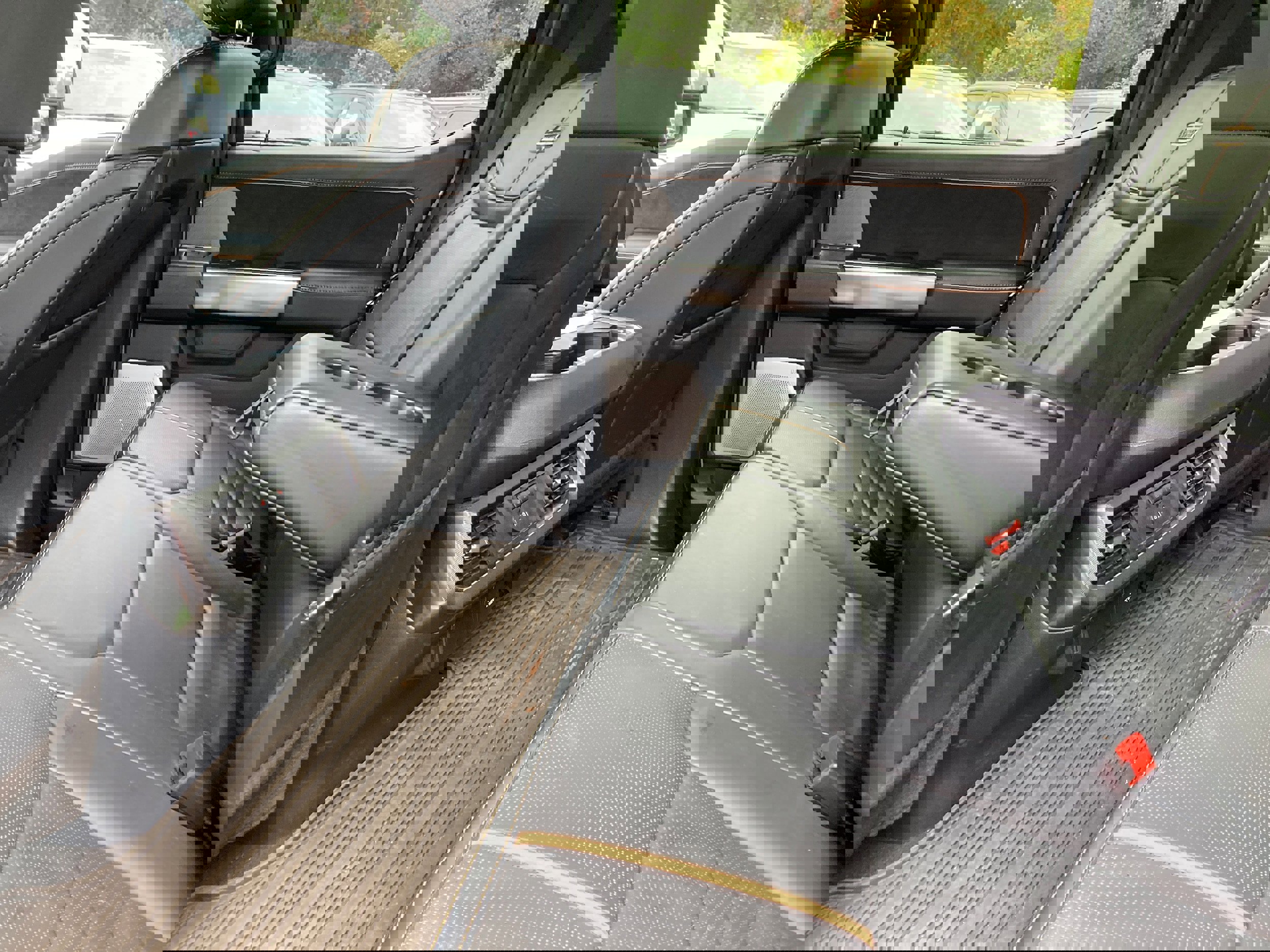 Certified 2024 Ford F350 Platinum w/ FX4 Off-Road Package image 15