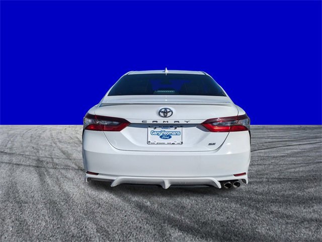Used 2021 Toyota Camry SE image 4