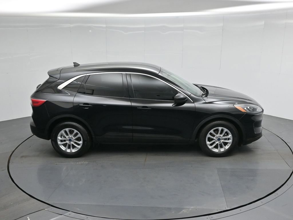 Certified 2022 Ford Escape SE image 9