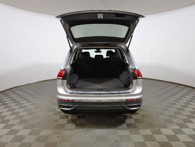 Used 2022 Volkswagen Tiguan SE AWD/4WD image 37