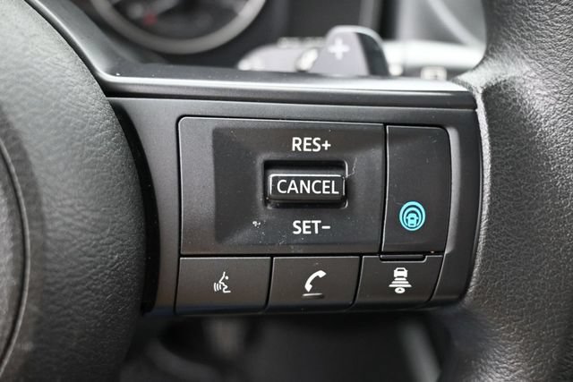 Used 2024 Nissan Rogue SV AWD/4WD image 17