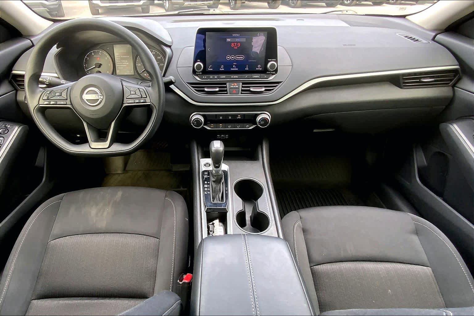 Used 2025 Nissan Altima 2.5 S FWD image 14