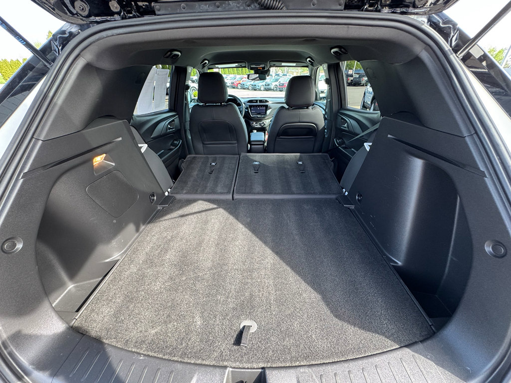 Used 2022 Chevrolet TrailBlazer RS w/ Technology Package AWD/4WD image 19