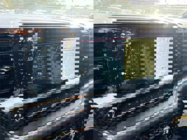 Used 2024 GMC Sierra 1500 SLT w/ SLT Convenience Package image 33