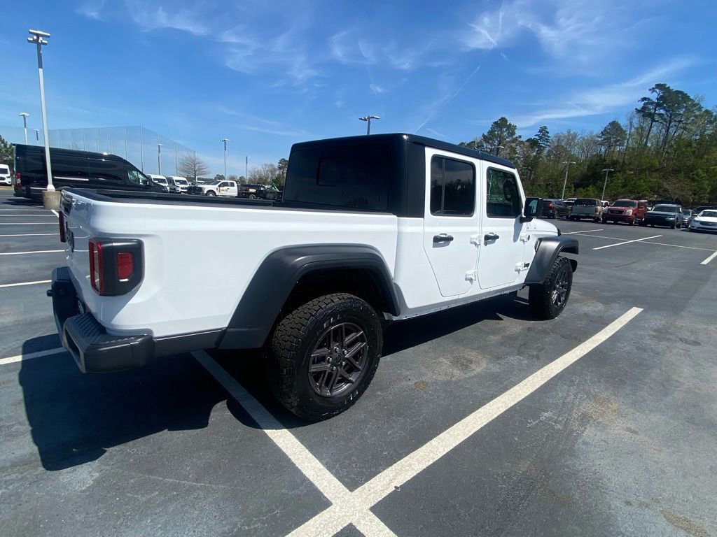 Used 2025 Jeep Gladiator Sport image 5