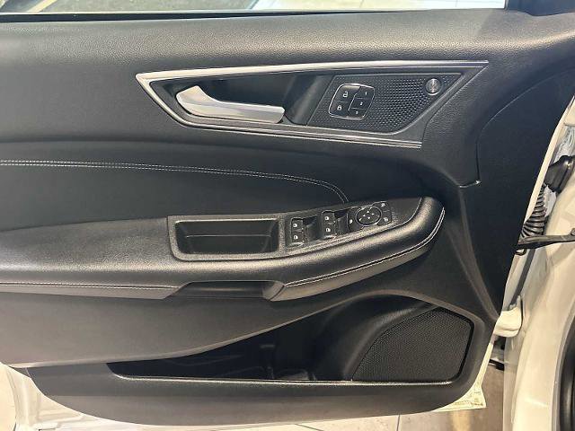 Certified 2022 Ford Edge Titanium w/ Class II Trailer Tow Package image 21