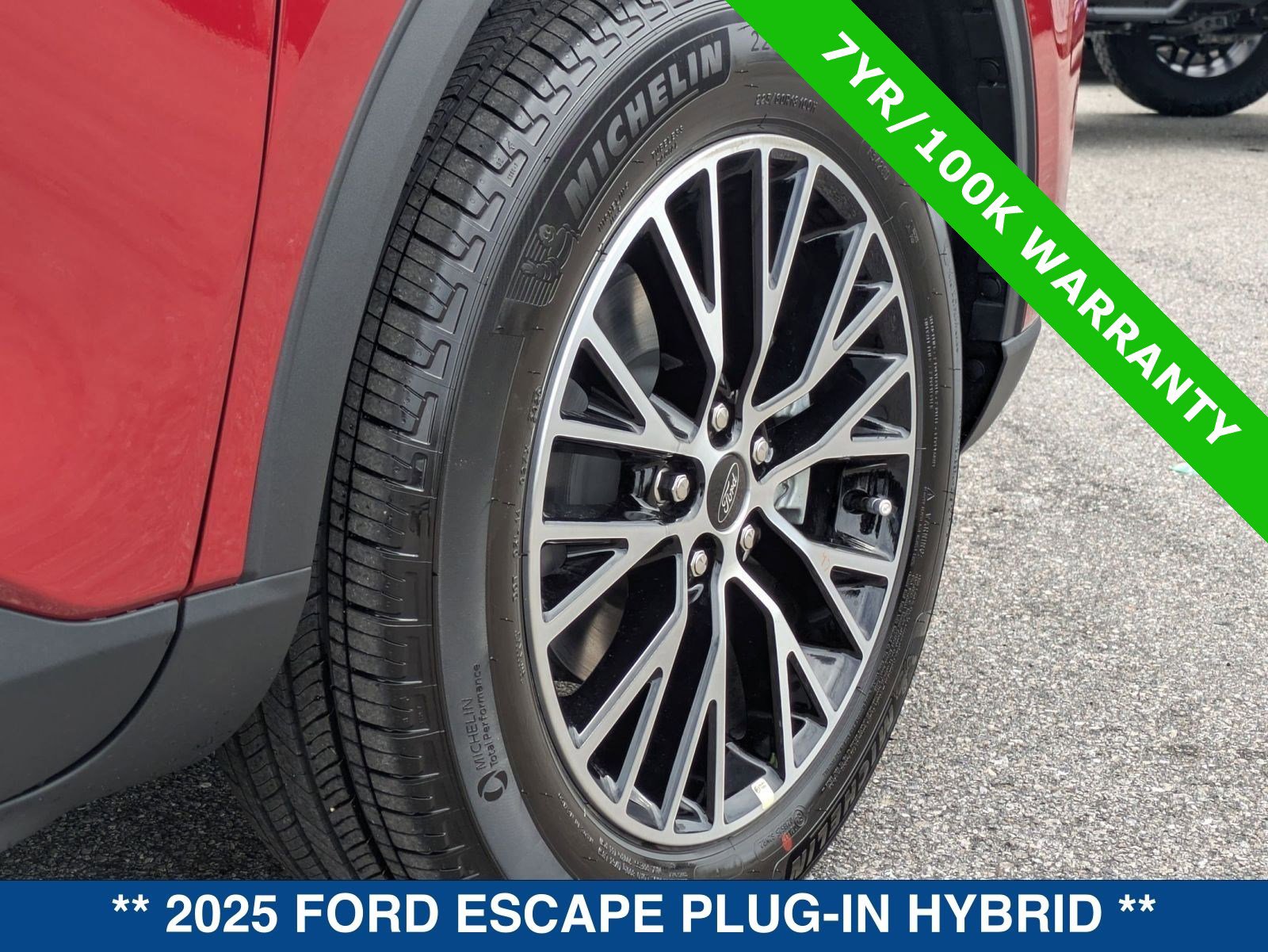 Certified 2025 Ford Escape SE FWD image 12