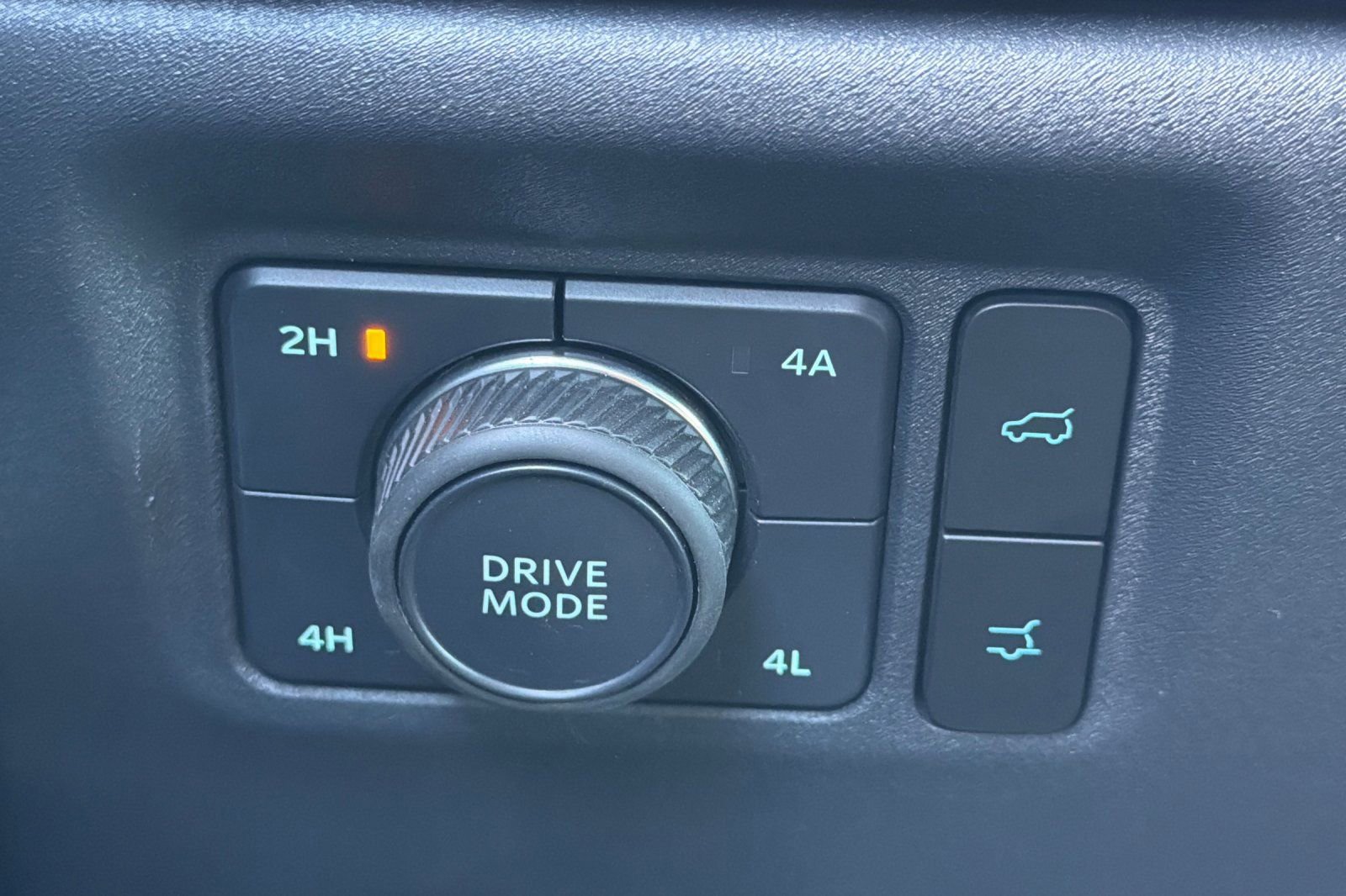 Certified 2025 Ford Expedition Active AWD/4WD image 33
