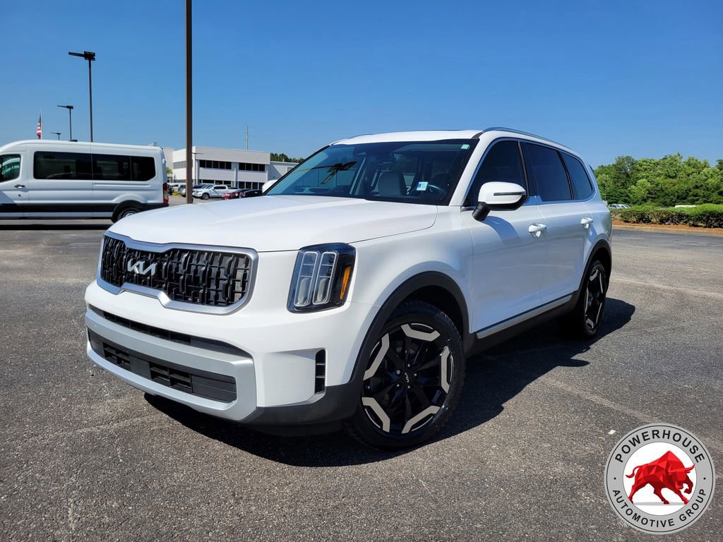 Used 2024 Kia Telluride EX w/ EX Captain's Chair Package image 1