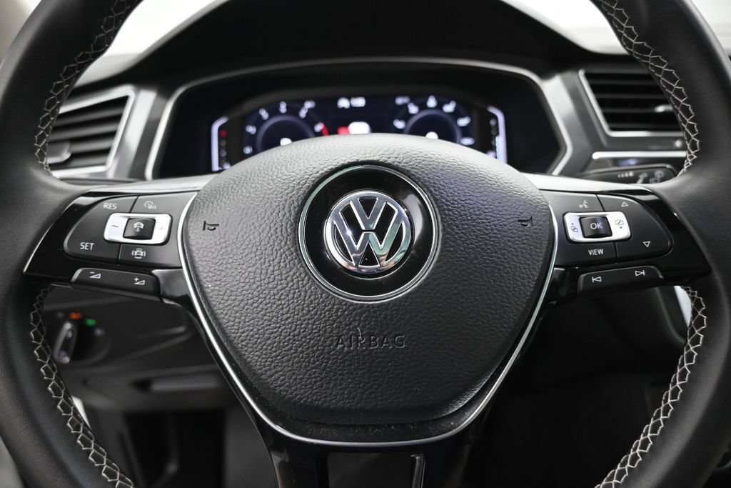Used 2021 Volkswagen Tiguan SEL FWD image 12