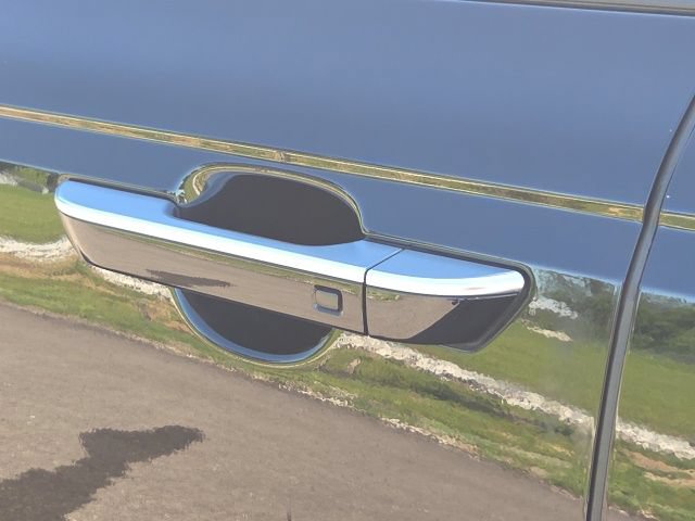 Used 2024 Kia Carnival SX FWD image 24