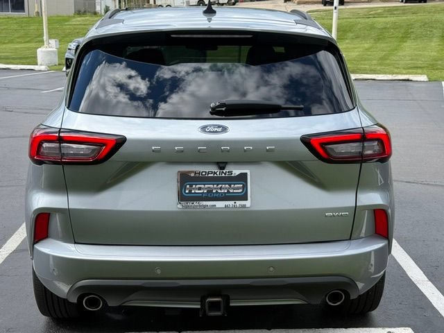 Certified 2023 Ford Escape ST-Line Select w/ Tech Pack #2 AWD/4WD image 5