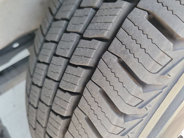Certified 2025 Ford Transit 250 148 Medium Roof Extended AWD image 24