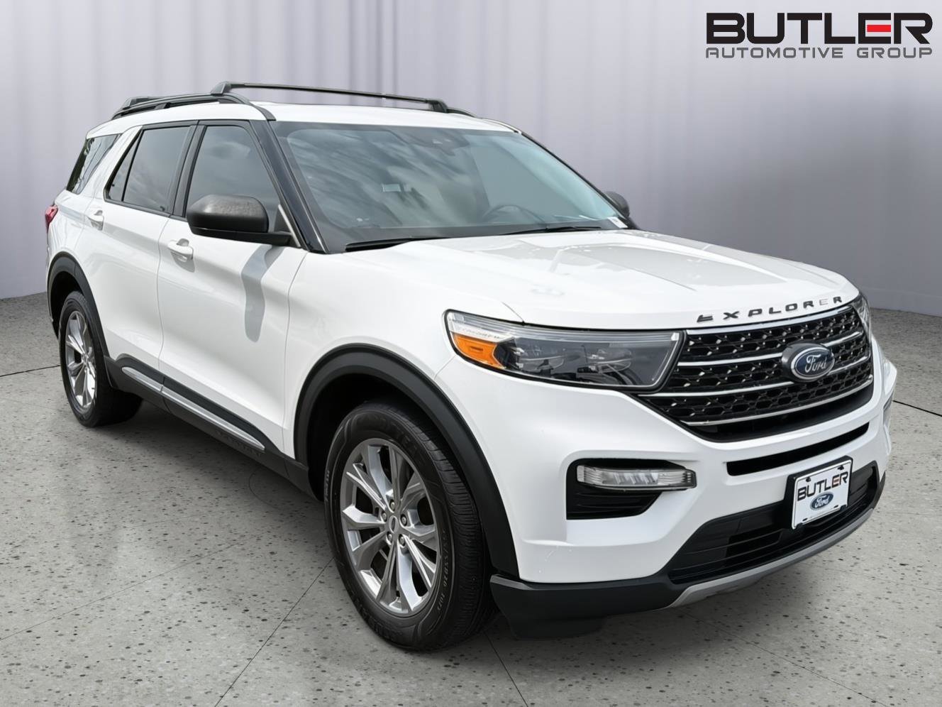 Certified 2022 Ford Explorer XLT w/ Equipment Group 202A RWD image 8