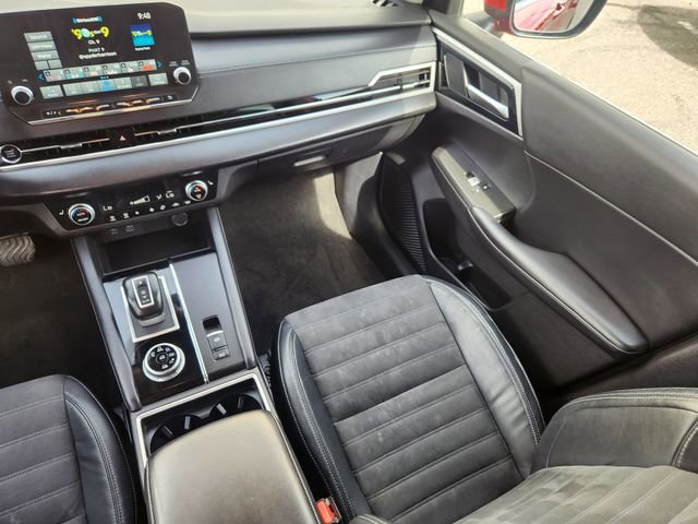 Used 2023 Mitsubishi Outlander SE AWD/4WD image 14
