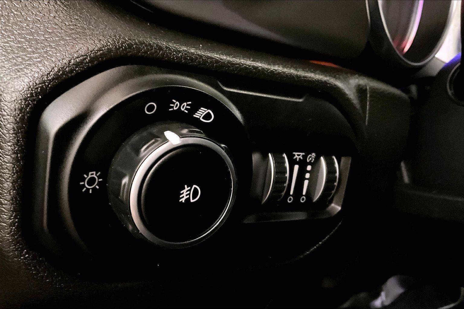 Used 2022 Jeep Wrangler Unlimited Sport image 30