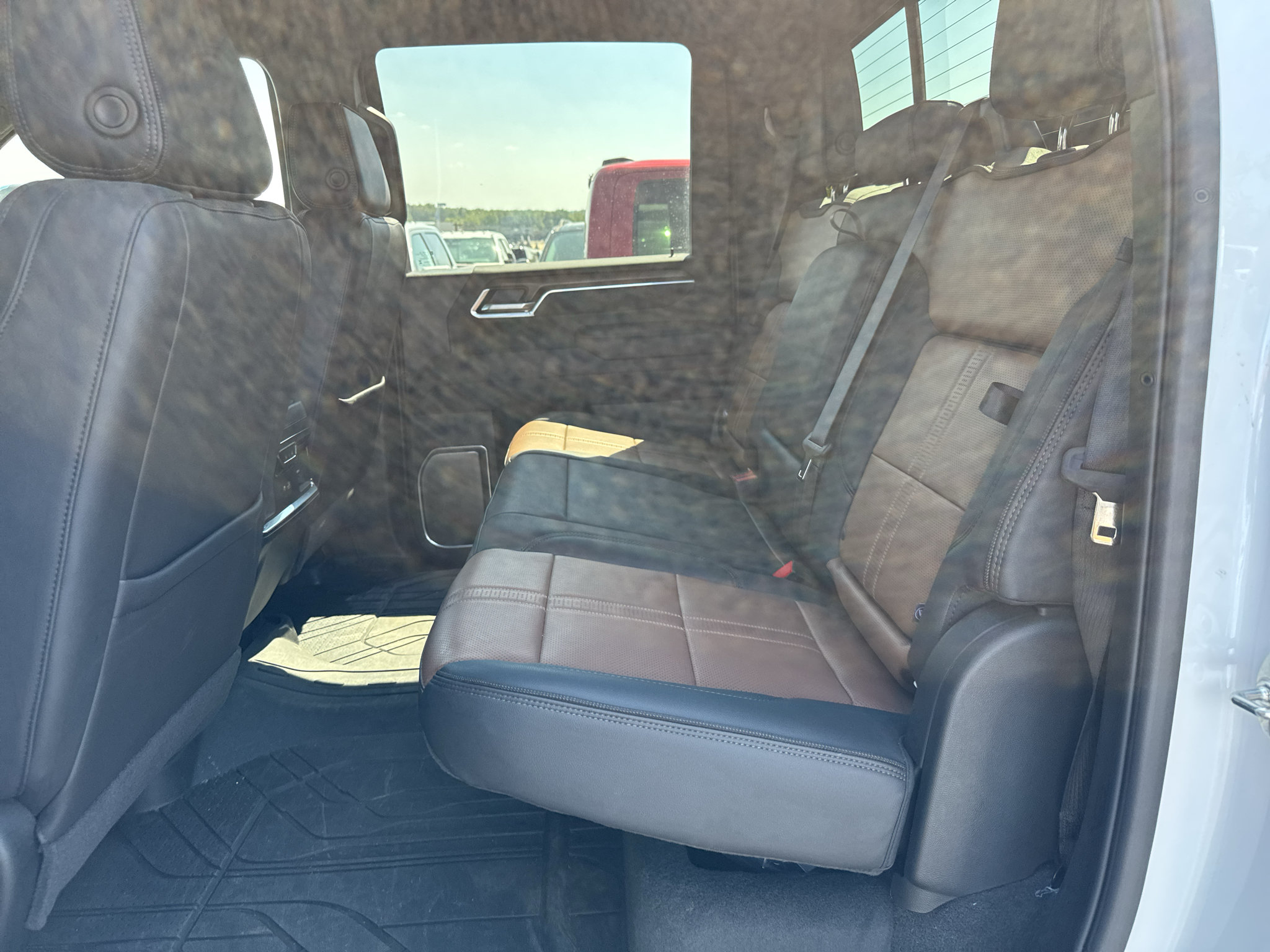 Used 2026 Chevrolet Silverado 2500 High Country w/ Technology Package AWD/4WD image 9