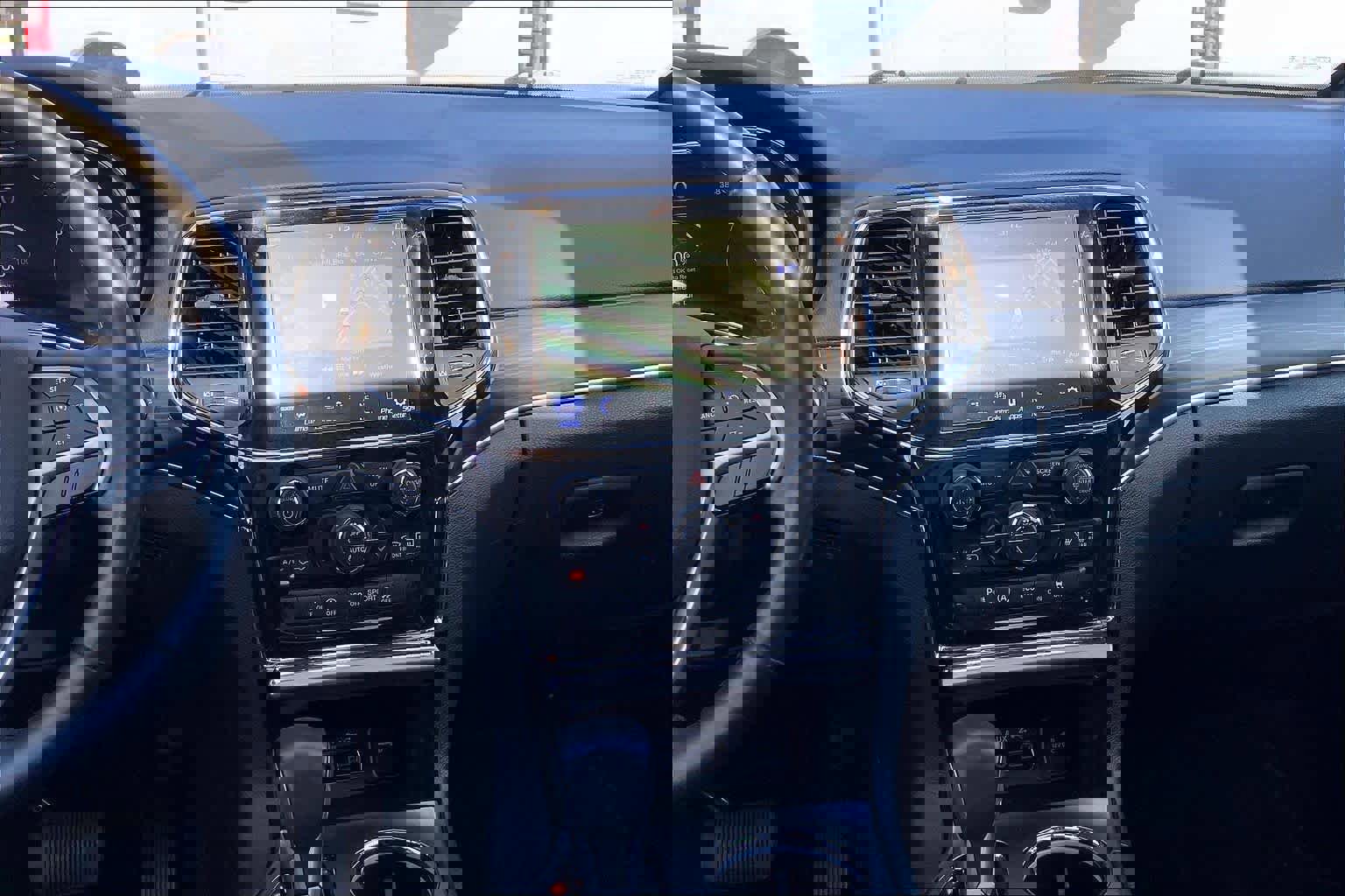 Used 2020 Jeep Grand Cherokee Limited image 9