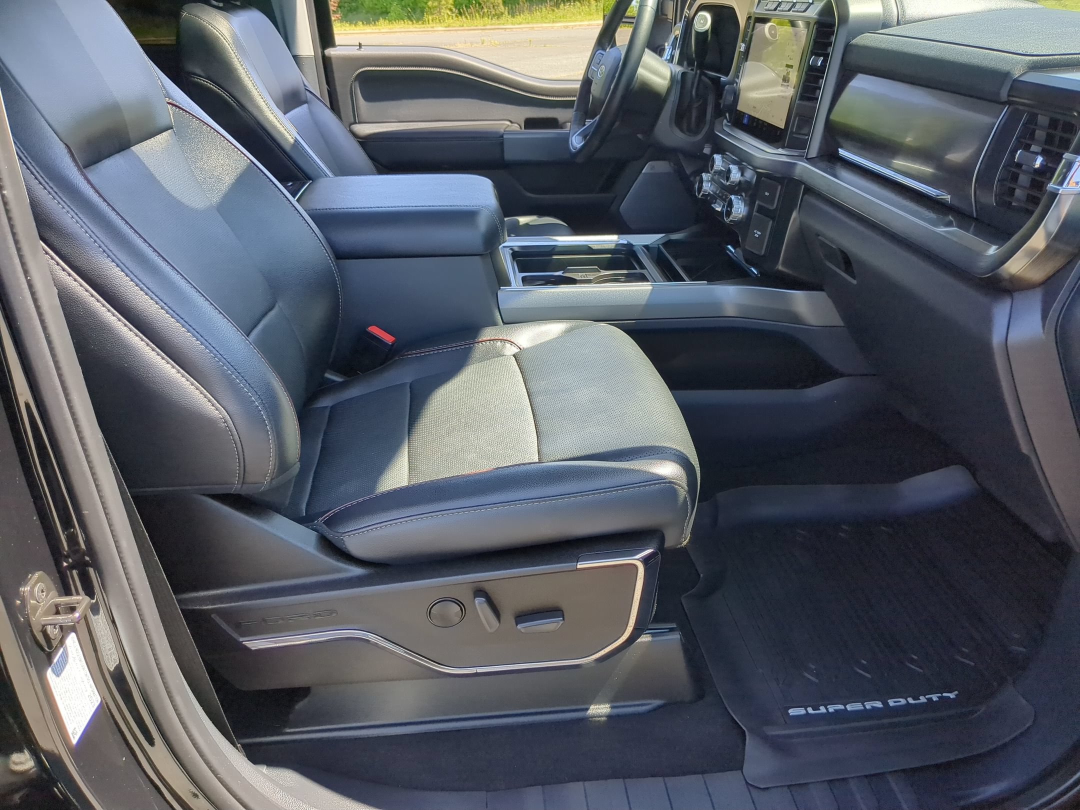 Certified 2023 Ford F250 Lariat w/ Lariat Ultimate Package AWD/4WD image 37