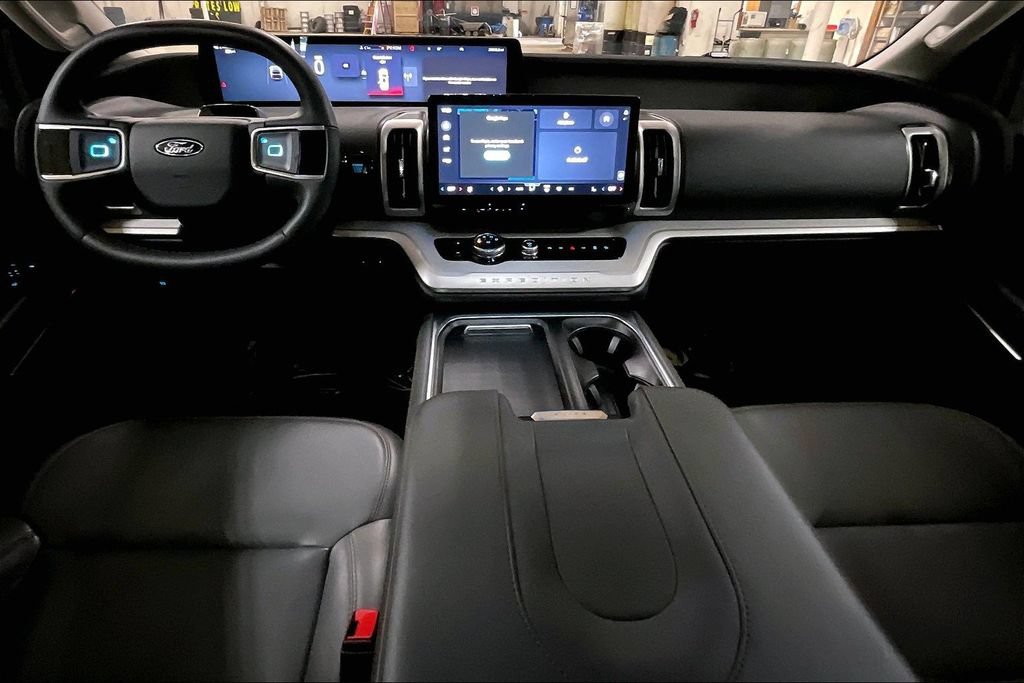 Certified 2025 Ford Expedition Active AWD/4WD image 14