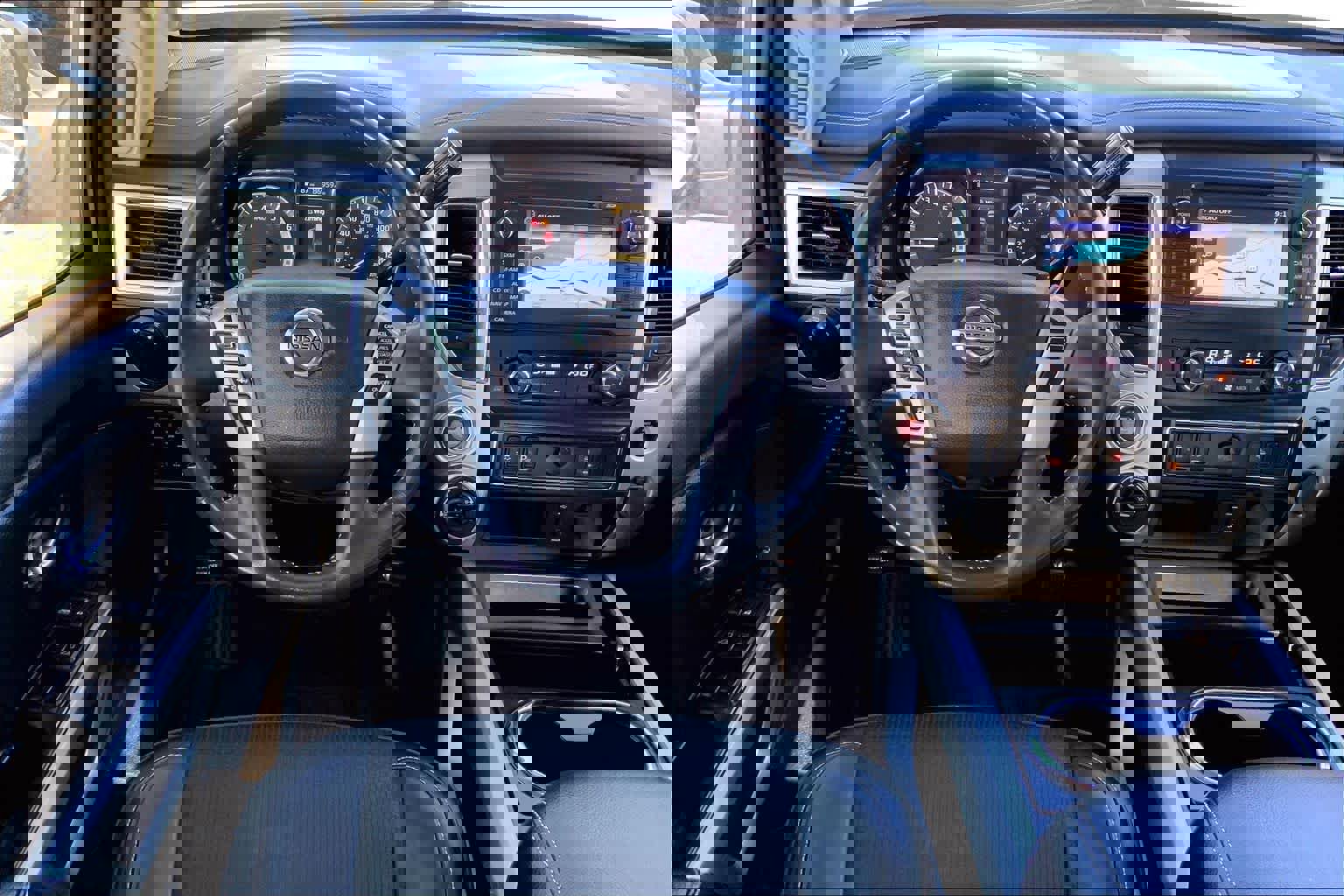 Used 2018 Nissan Titan PRO-4X image 8