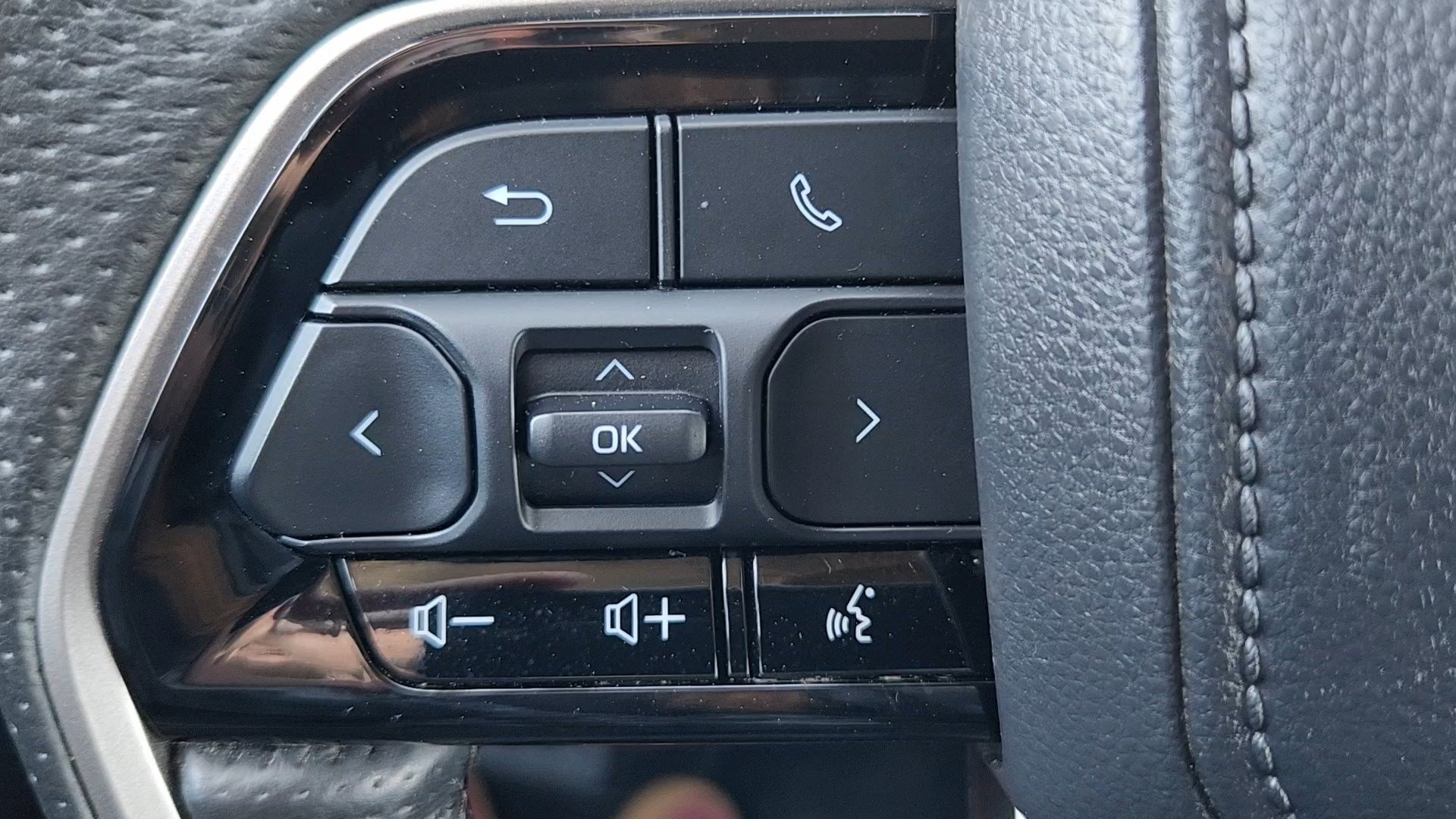 Used 2023 Toyota Tundra Limited AWD/4WD image 13