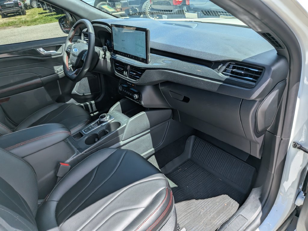 Certified 2025 Ford Escape ST-Line Elite w/ Premium Technology Package AWD/4WD image 14