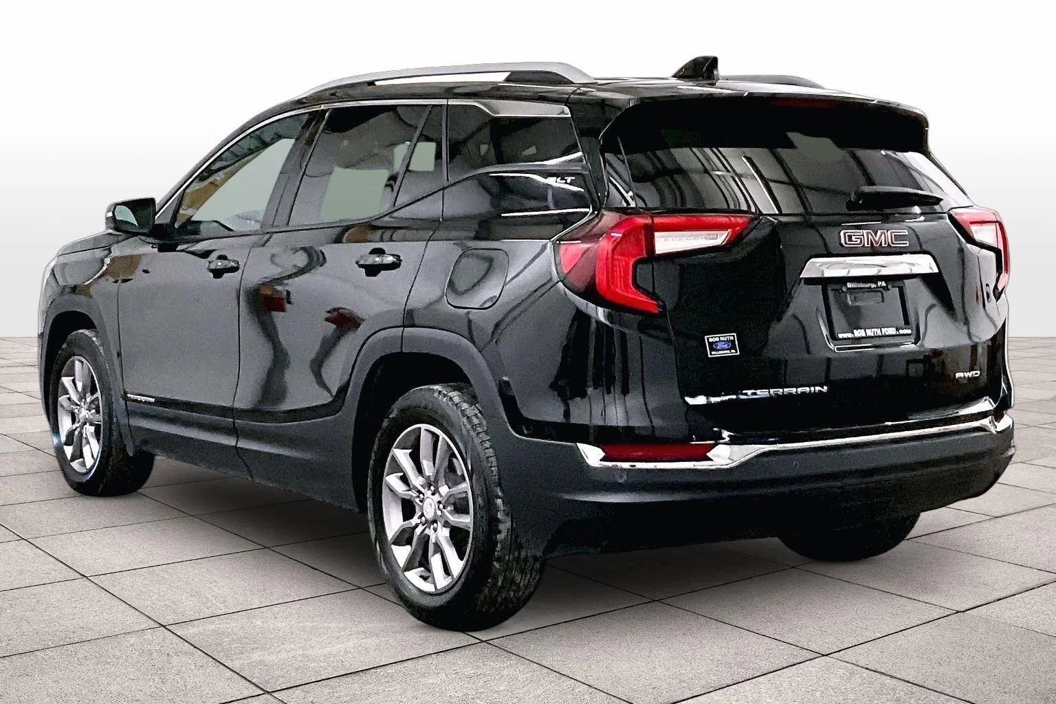 Used 2024 GMC Terrain SLT image 10