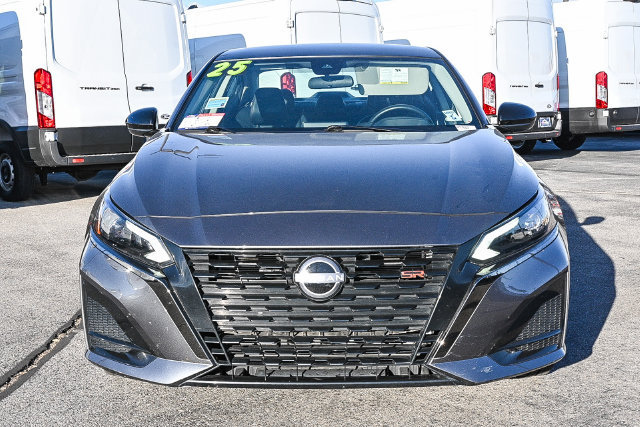 Used 2025 Nissan Altima 2.5 SR FWD image 2